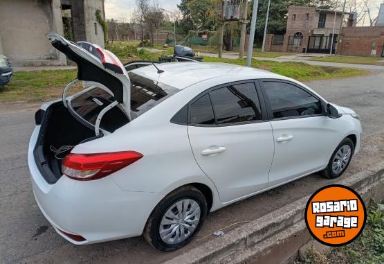 Autos - Toyota Yaris XS 2019 Nafta 85000Km - En Venta