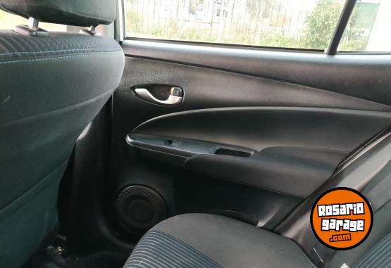 Autos - Toyota Yaris XS 2019 Nafta 85000Km - En Venta