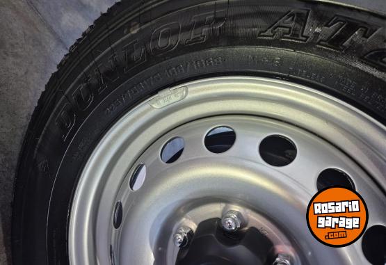 Accesorios para Autos - Oportunidad!!! Cubiertas Dunlop de Carga y llantas reforzadas!!! - En Venta