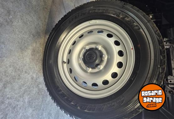 Accesorios para Autos - Oportunidad!!! Cubiertas Dunlop de Carga y llantas reforzadas!!! - En Venta