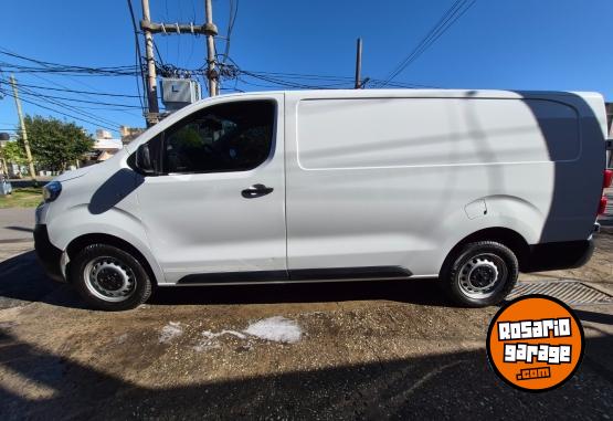 Utilitarios - Peugeot EXPERT 2019 Diesel 111000Km - En Venta