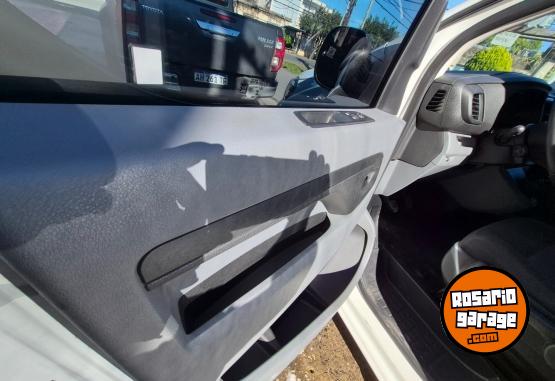 Utilitarios - Peugeot EXPERT 2019 Diesel 111000Km - En Venta