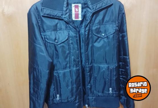 Indumentaria - CAMPERA TALLE "S" - En Venta