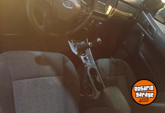 Camionetas - Ford Ranger C/S 2023 Diesel 105000Km - En Venta
