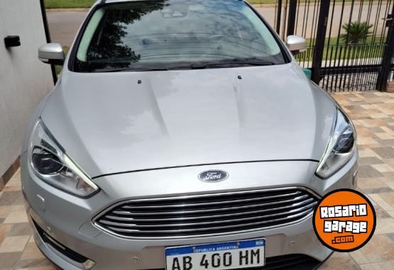 Autos - Ford Focus titanium 2.0 2017 Nafta 104000Km - En Venta