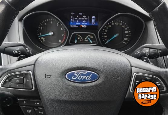 Autos - Ford Focus titanium 2.0 2017 Nafta 104000Km - En Venta