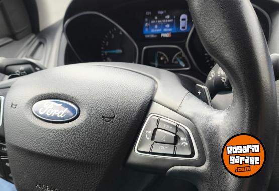 Autos - Ford Focus titanium 2.0 2017 Nafta 104000Km - En Venta