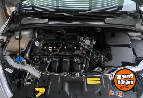 Autos - Ford Focus titanium 2.0 2017 Nafta 104000Km - En Venta
