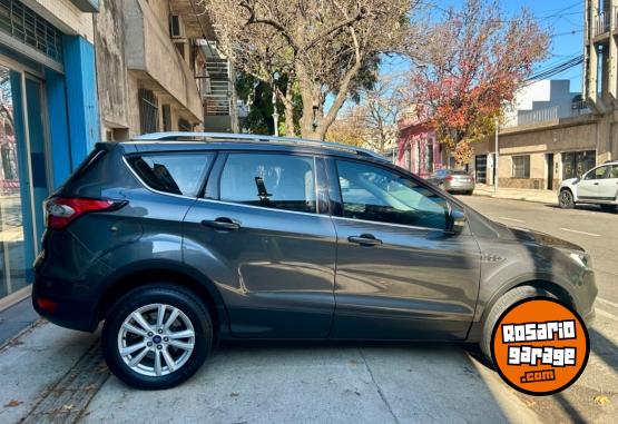 Autos - Ford Kuga Sel 4x2 AT 2018 Nafta 129000Km - En Venta