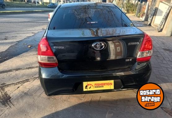 Autos - Toyota ETIOS X 2017 Nafta 111111Km - En Venta