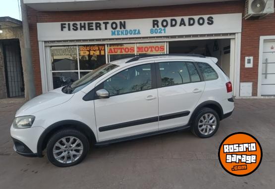 Autos - Volkswagen SURAN CROSS Highland 2014 Nafta 111111Km - En Venta