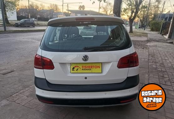 Autos - Volkswagen SURAN CROSS Highland 2014 Nafta 111111Km - En Venta