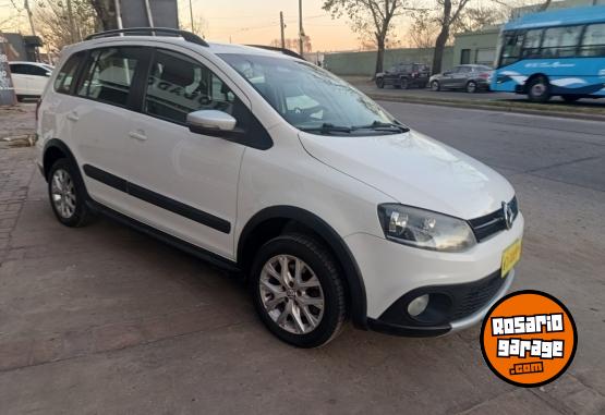Autos - Volkswagen SURAN CROSS Highland 2014 Nafta 111111Km - En Venta