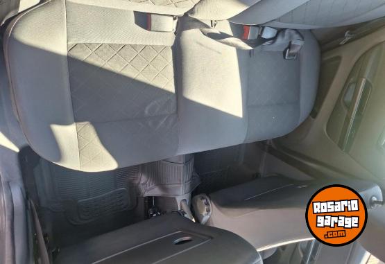 Autos - Volkswagen Suran 2013 Nafta 165000Km - En Venta