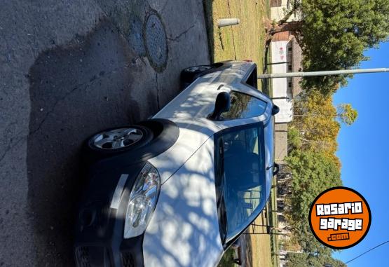 Utilitarios - Fiat Strada Working 2015 Nafta 77500Km - En Venta
