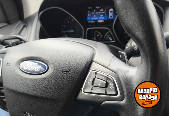 Autos - Ford Focus Titanium 2017 Nafta 104000Km - En Venta