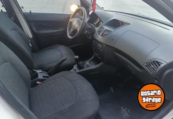 Autos - Peugeot 207 4 PUERTAS 2011 GNC 111111Km - En Venta