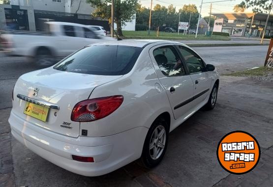 Autos - Peugeot 207 4 PUERTAS 2011 GNC 111111Km - En Venta