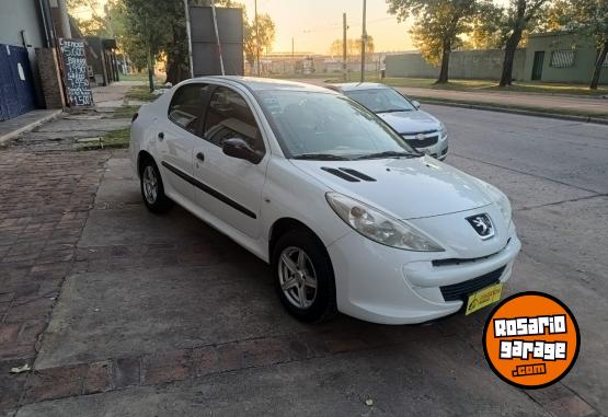 Autos - Peugeot 207 4 PUERTAS 2011 GNC 111111Km - En Venta