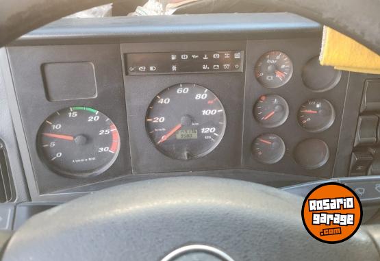 Camiones y Grúas - VOLKSWAGEN 17-220 - MODELO 2015 CON SEMI O SOLO - En Venta
