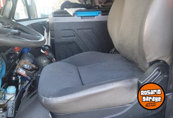 Camiones y Grúas - VOLKSWAGEN 17-220 - MODELO 2015 CON SEMI O SOLO - En Venta