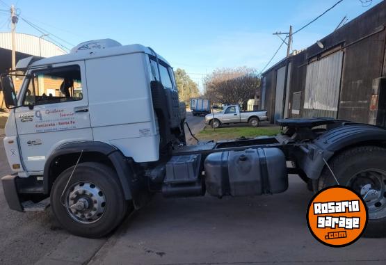 Camiones y Grúas - VOLKSWAGEN 17-220 - MODELO 2015 CON SEMI O SOLO - En Venta
