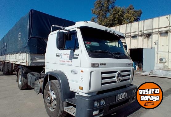 Camiones y Grúas - VOLKSWAGEN 17-220 - MODELO 2015 CON SEMI O SOLO - En Venta