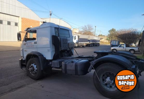 Camiones y Gr�as - TRACTOR 17-220 - CON SEMI ULTRANS MODELO  2005-  13.50 MTS DOBLE EJE NEUMATICO CON VIGIA V/ - En Venta