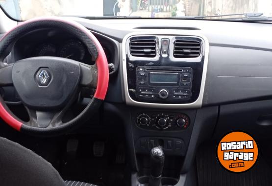 Autos - Renault Nuevo Logan Authentique 2015 Nafta 198000Km - En Venta