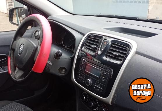 Autos - Renault Nuevo Logan Authentique 2015 Nafta 198000Km - En Venta