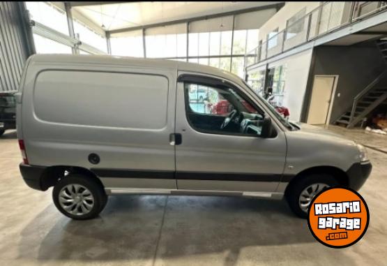 Utilitarios - Peugeot Partner Presence 1.4 2011 Nafta 135000Km - En Venta