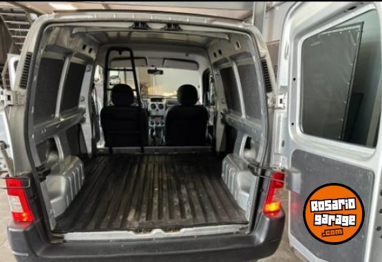 Utilitarios - Peugeot Partner Presence 1.4 2011 Nafta 135000Km - En Venta