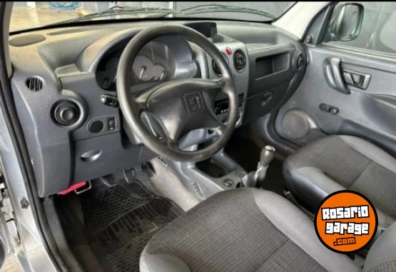Utilitarios - Peugeot Partner Presence 1.4 2011 Nafta 135000Km - En Venta