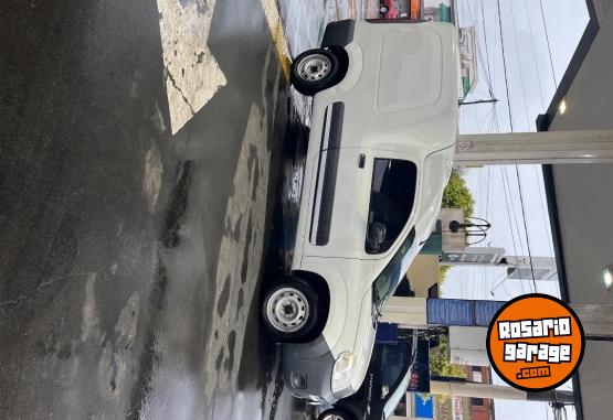 Utilitarios - Fiat Fiorino 2017 GNC 160000Km - En Venta