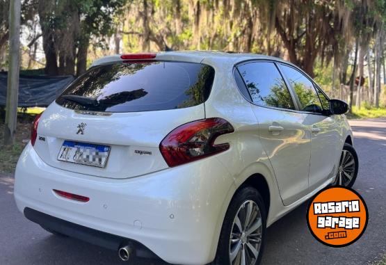 Autos - Peugeot 208 2017 Nafta 66000Km - En Venta
