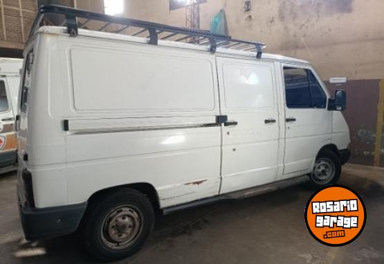 Utilitarios - Renault Trafic 2000 Diesel 290000Km - En Venta