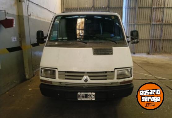 Utilitarios - Renault Trafic 2000 Diesel 290000Km - En Venta
