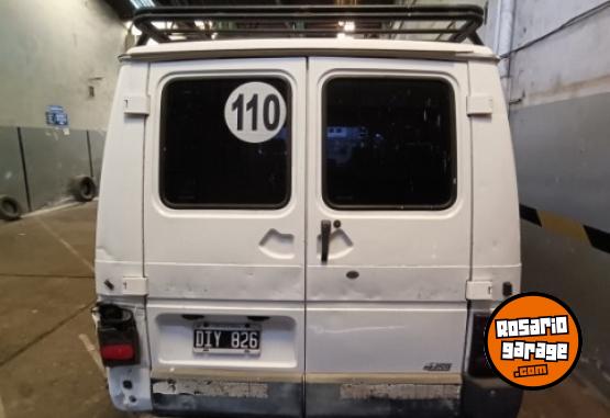 Utilitarios - Renault Trafic 2000 Diesel 290000Km - En Venta