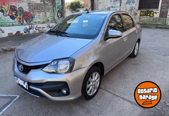 Autos - Toyota ETIOS 2017 GNC 120000Km - En Venta