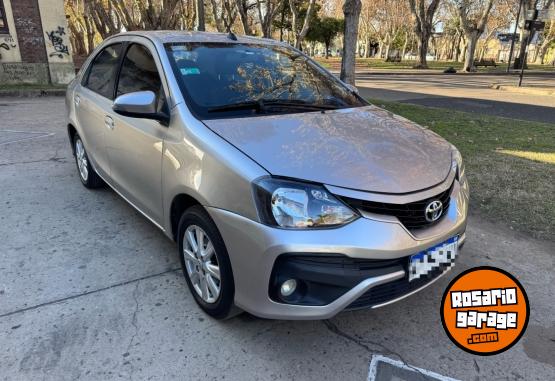 Autos - Toyota ETIOS 2017 GNC 120000Km - En Venta