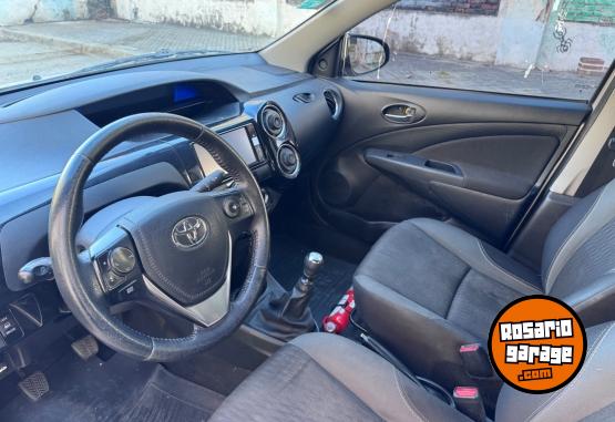 Autos - Toyota ETIOS 2017 GNC 120000Km - En Venta