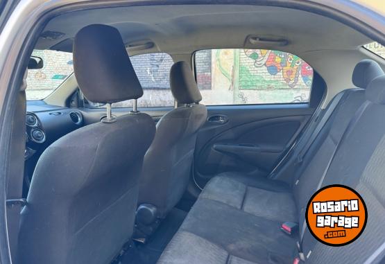 Autos - Toyota ETIOS 2017 GNC 120000Km - En Venta