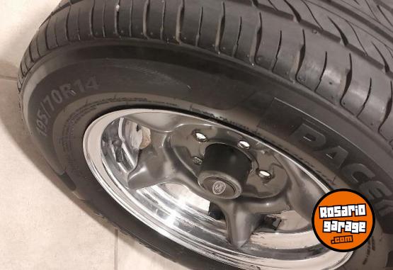 Accesorios para Autos - Llantas 14 y cubiertas - En Venta