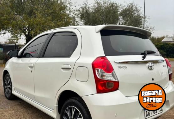Autos - Toyota etios 2017 Nafta 94000Km - En Venta