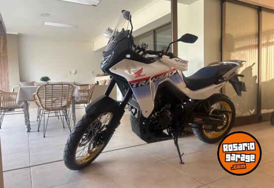 Motos - Honda Transalp 2025 Nafta 5000Km - En Venta