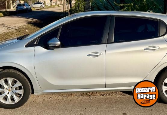 Autos - Peugeot 208 active 2014 Nafta 36000Km - En Venta