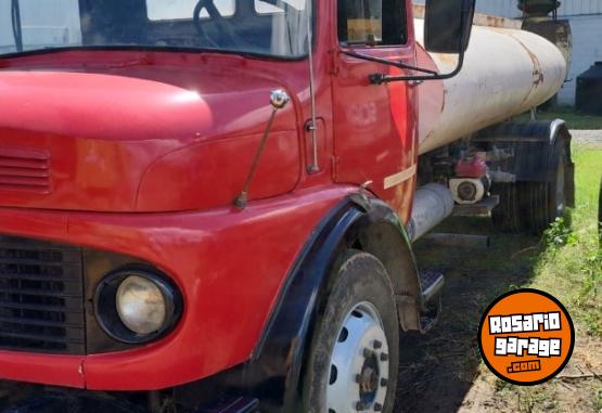 Camiones y Grúas - REGADOR MERCEDES BENZ 1114 - En Venta