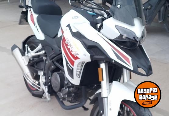 Motos - Benelli TRK 251 2024 Nafta 880Km - En Venta