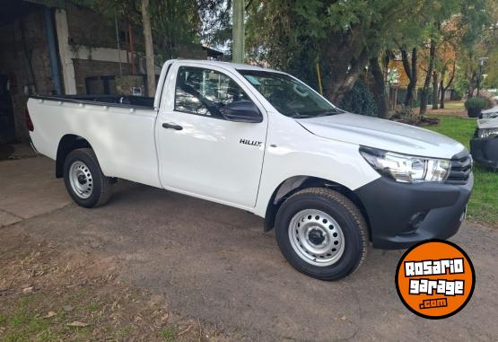 Camionetas - Toyota HILUX C/S 2025 Diesel 60Km - En Venta