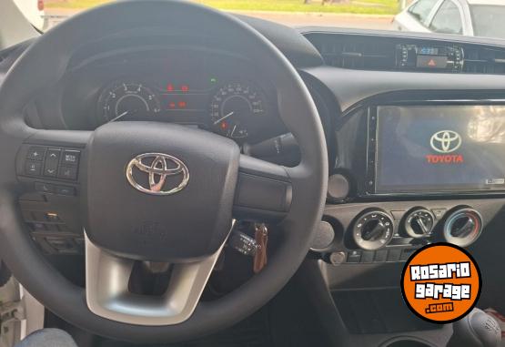 Camionetas - Toyota HILUX C/S 2025 Diesel 60Km - En Venta